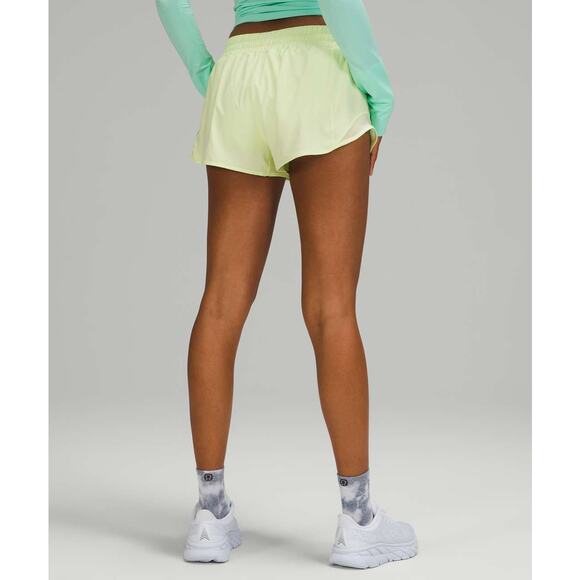 Lululemon Hotty Hot Short LR Short 2.5" Size 6 Green NWT - Picture 5 of 8